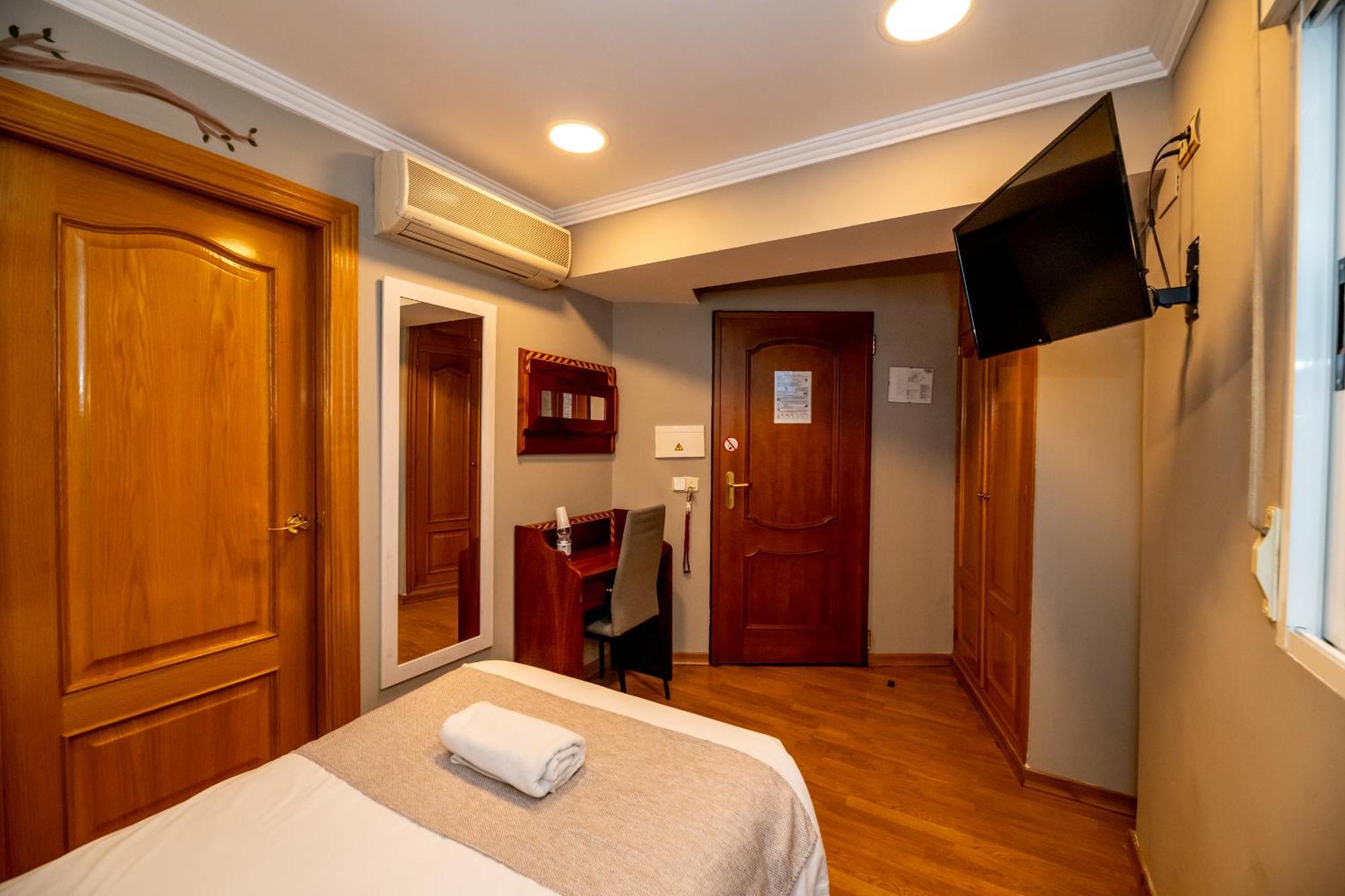 Hotel Monasterio Granada - Adults Only ภายนอก รูปภาพ